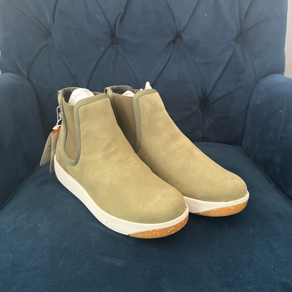 NWT Bogs Kicker Chelsea Boots - Picture 3 of 5